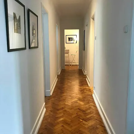 Gasthuis Good Time Airport In Lissabon